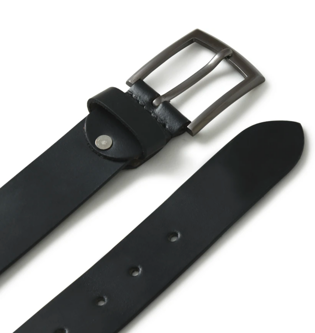 "BELAVROO Classic Leather Belt – Handcrafted Minimalist Buckle
