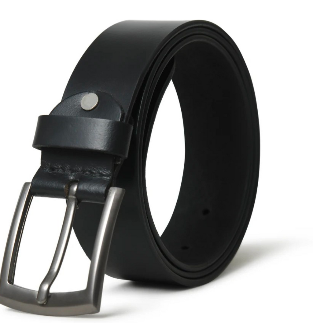 "BELAVROO Classic Leather Belt – Handcrafted Minimalist Buckle